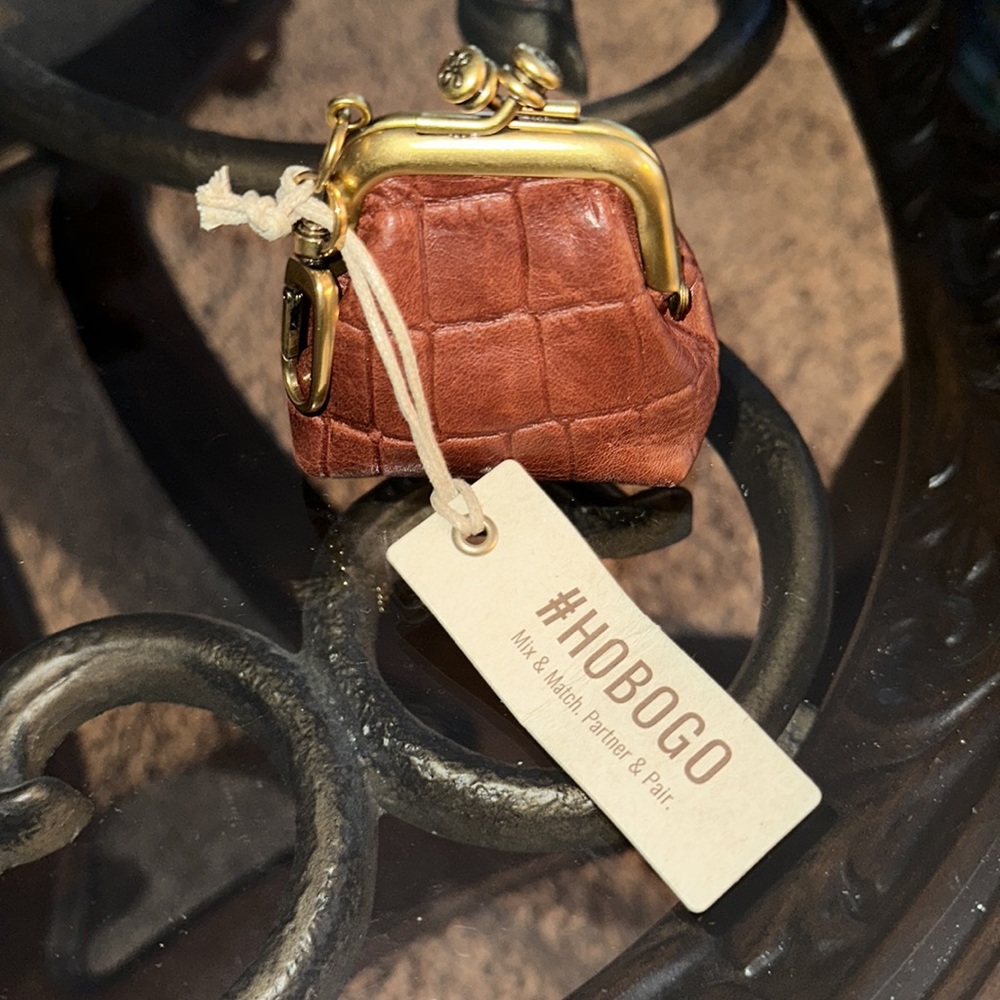 HOBO GO ❤️ for AirPods or other small essentials. It’s a Beautiful Bag Charm~NWT - Picture 2 of 8